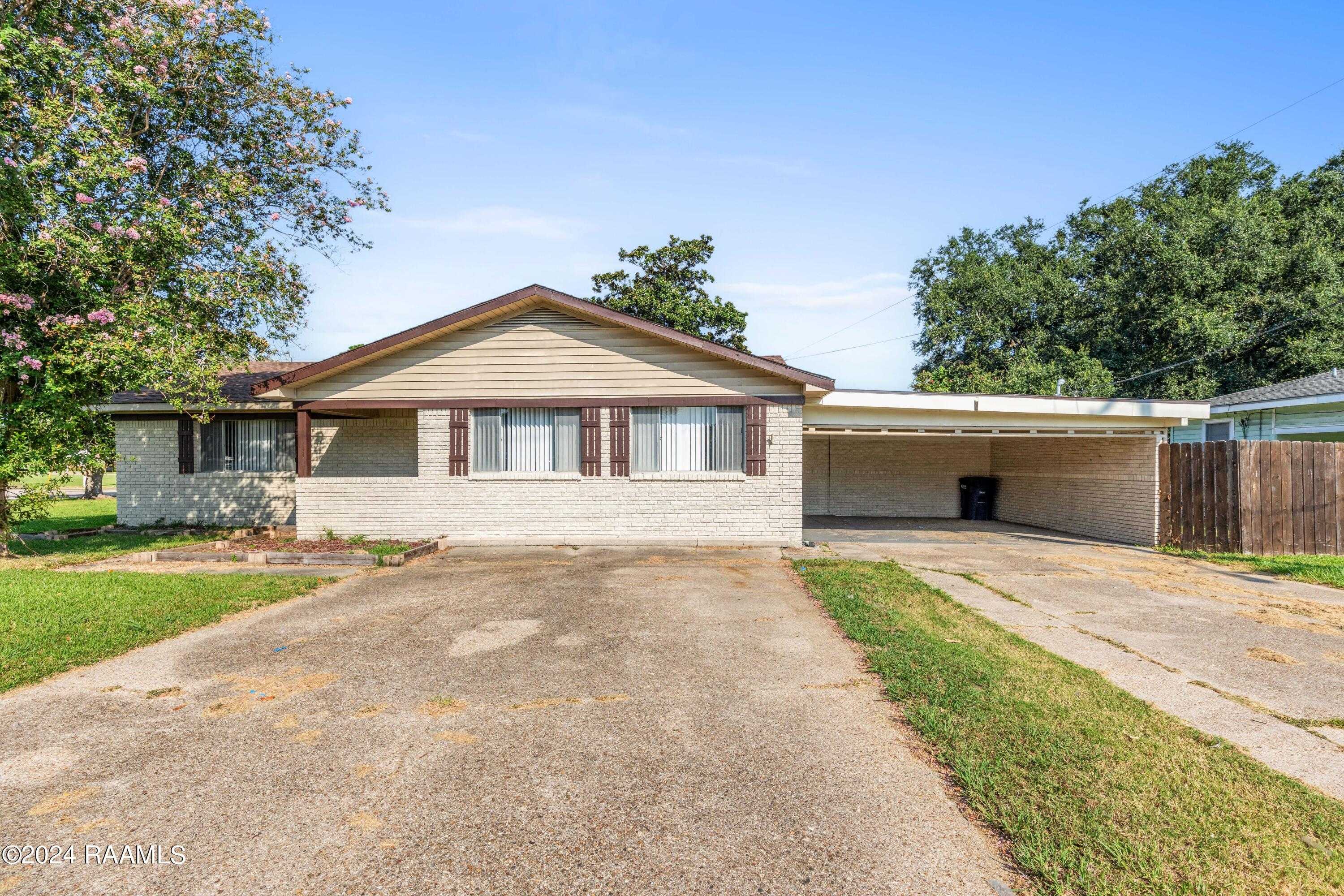 301 N Lewis Street, New Iberia, LA 70563