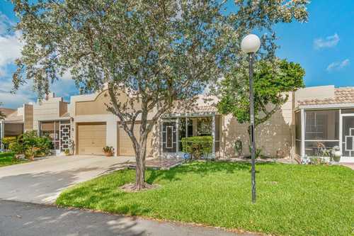$269,900 - 2Br/2Ba -  for Sale in Weitzer Sub 3, Boca Raton