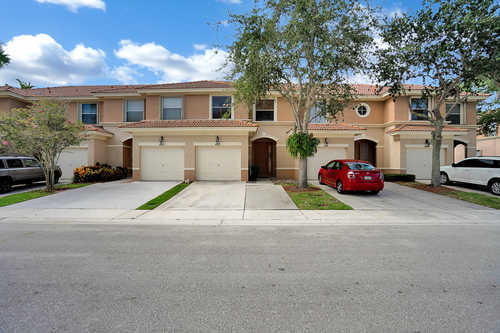 $415,000 - 3Br/3Ba -  for Sale in Seminole Estates & Townhomes, Royal Palm Beach