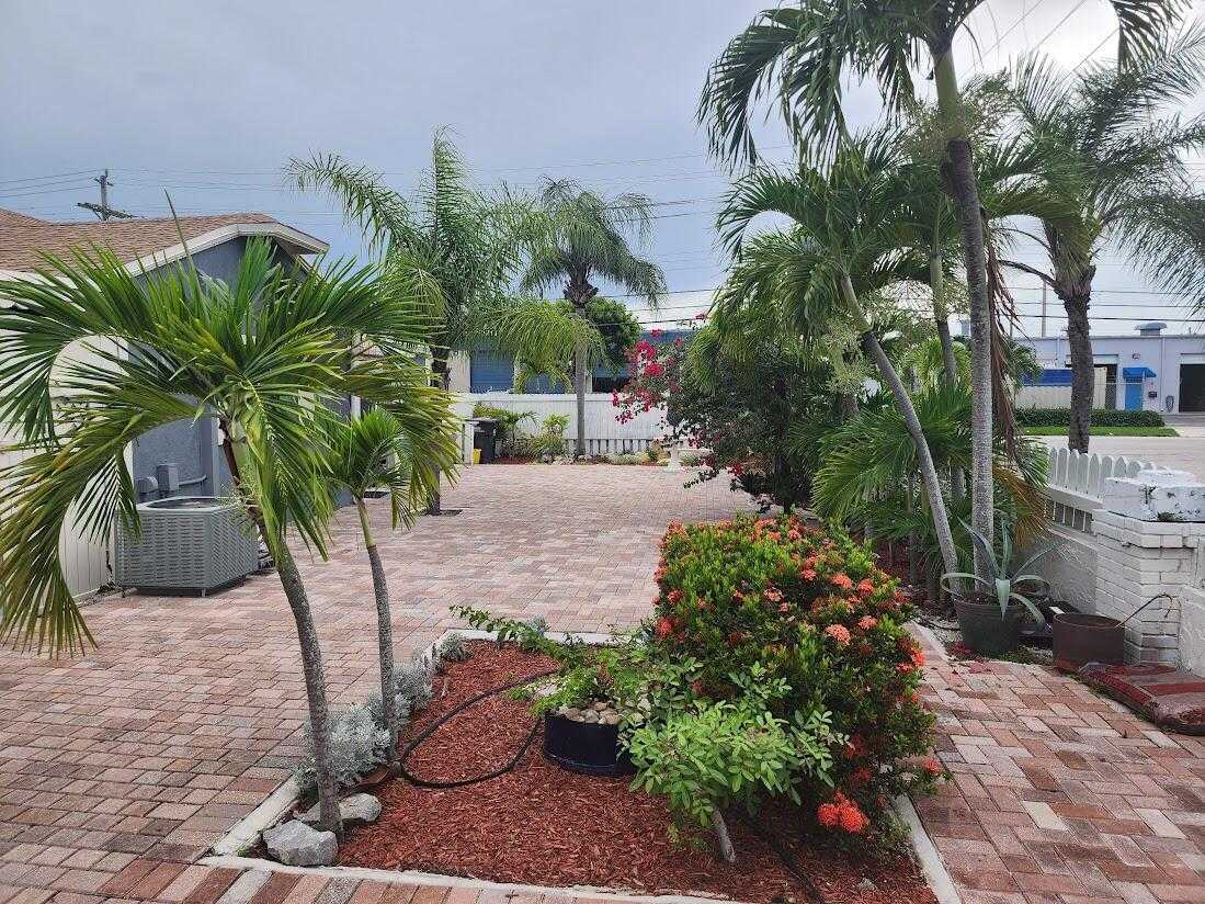 View West Palm Beach, FL 33405 multi-family property