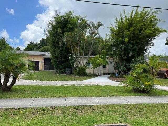 View West Palm Beach, FL 33417 property