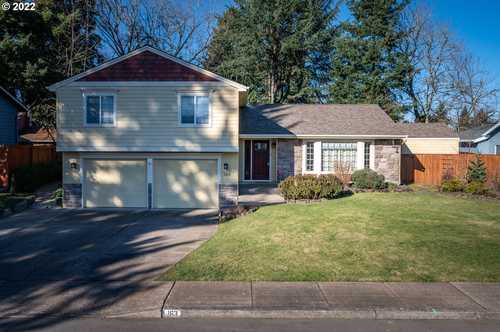 $649,000 - 4Br/3Ba -  for Sale in Eastwood, Hillsboro