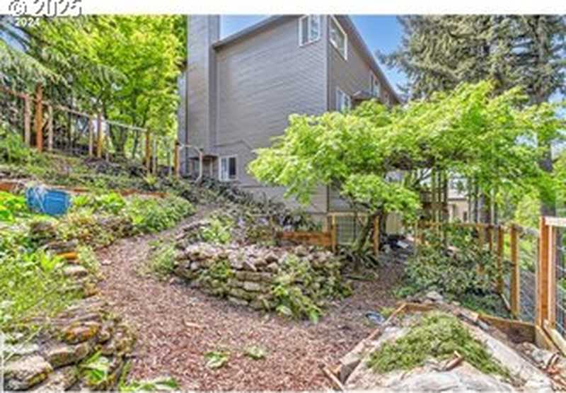 $839,000 - 6Br/4Ba -  for Sale in Portland