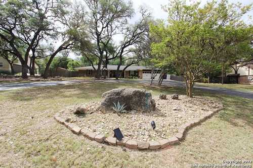 $600,000 - 3Br/3Ba -  for Sale in Garden Ridge Estates, San Antonio