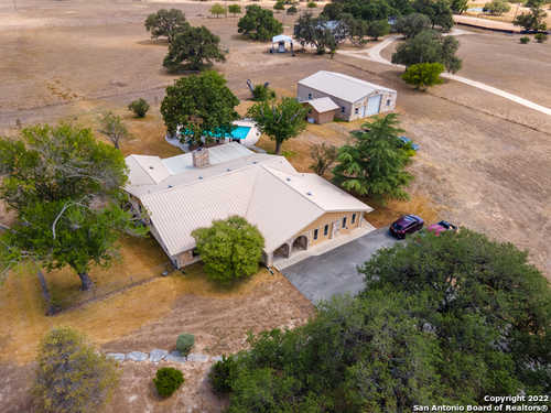$579,000 - 4Br/3Ba -  for Sale in Montague Ranch, Bandera
