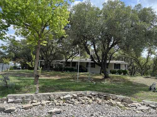 $279,000 - 3Br/2Ba -  for Sale in Lake View Park, Canyon Lake