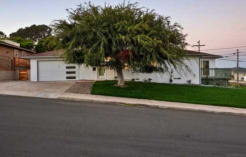 $2,298,000 - 3Br/2Ba -  for Sale in Point Loma, San Diego