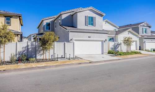 $899,000 - 4Br/4Ba -  for Sale in Park Circle, Valley Center