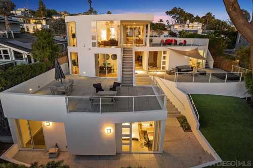 $4,750,000 - 5Br/4Ba -  for Sale in Marview Heights, Solana Beach