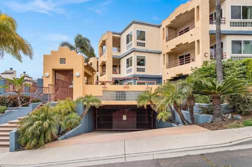 $758,000 - 2Br/2Ba -  for Sale in Mission Hills, San Diego