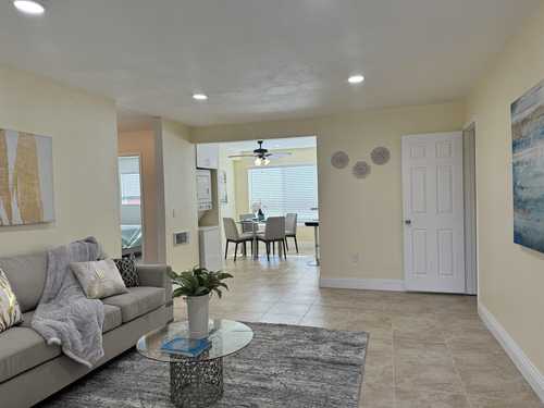 $430,000 - 2Br/1Ba -  for Sale in Harbor Vista, San Diego