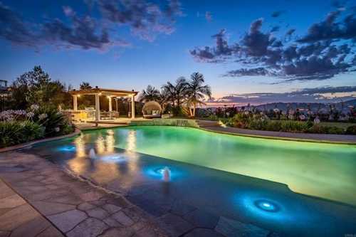 $4,348,000 - 5Br/6Ba -  for Sale in The Lakes, San Diego