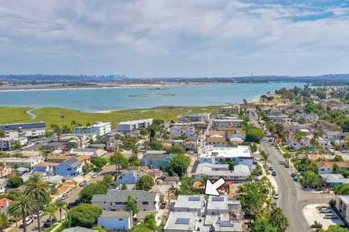 $1,499,000 - 2Br/3Ba -  for Sale in Crown Point, Pacific Beach (san Diego)