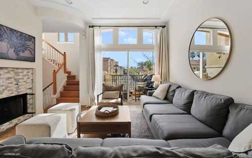$1,050,000 - 2Br/3Ba -  for Sale in San Diego