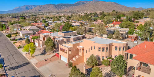 $590,000 - 4Br/3Ba -  for Sale in Four Hills Village, Albuquerque