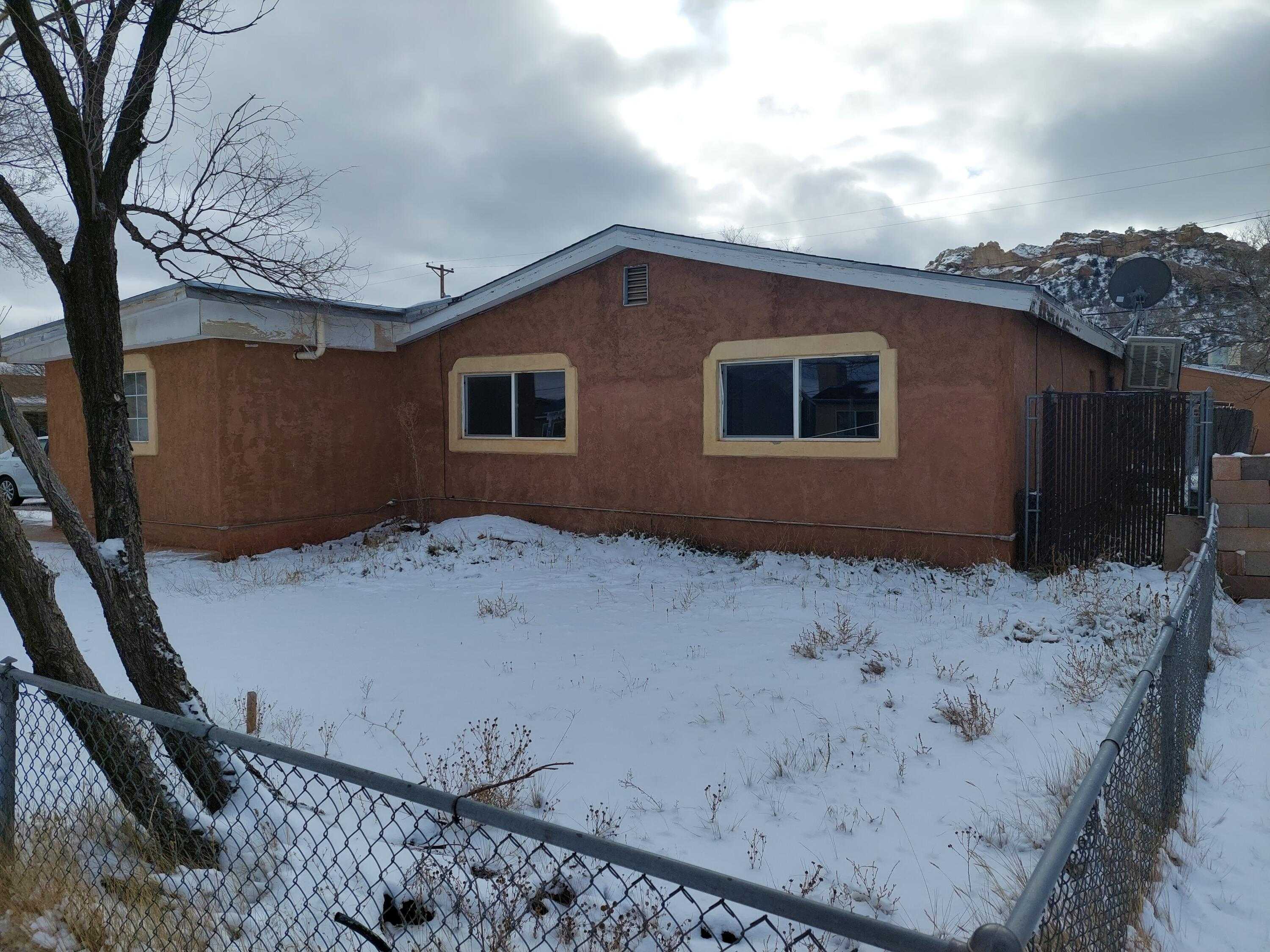 $150,000 - 4Br/3Ba -  for Sale in Gallup