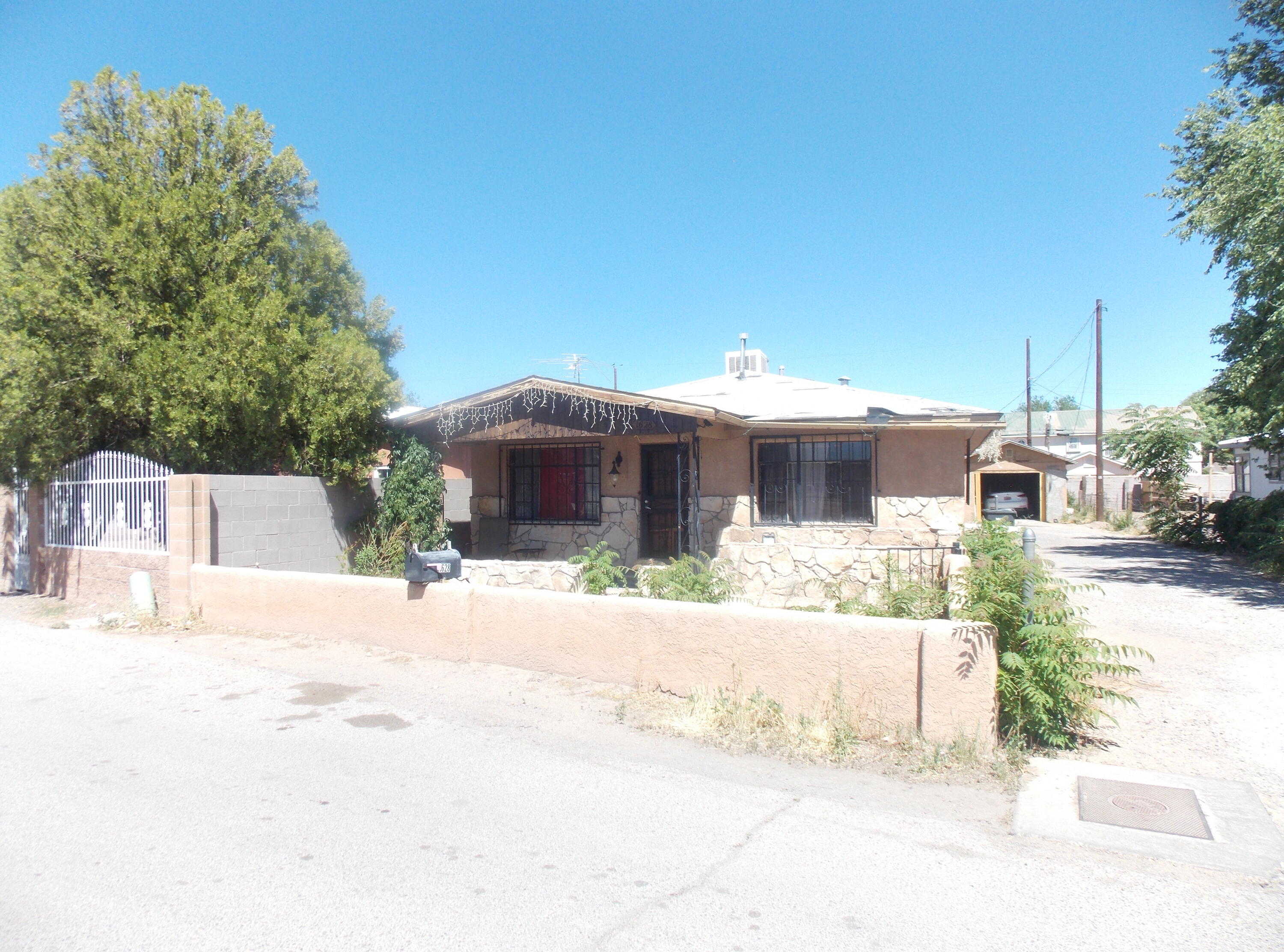 View Albuquerque, NM 87105 house