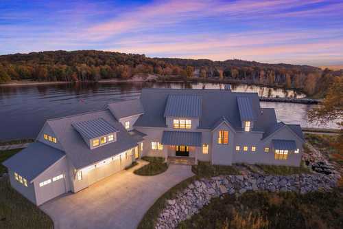 $3,850,000 - 6Br/6Ba -  for Sale in Saugatuck