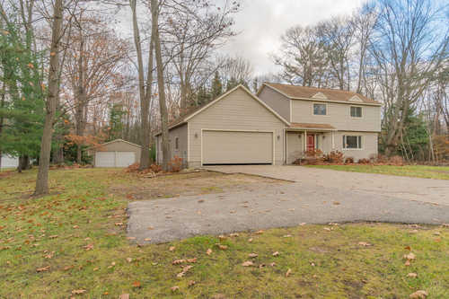 $450,000 - 5Br/3Ba -  for Sale in Grand Haven