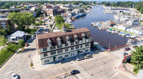 $649,900 - 5Br/5Ba -  for Sale in South Haven