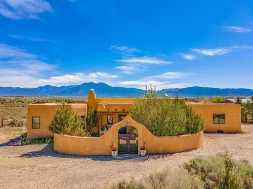 $775,170 - 3Br/3Ba -  for Sale in None, Ranchos De Taos