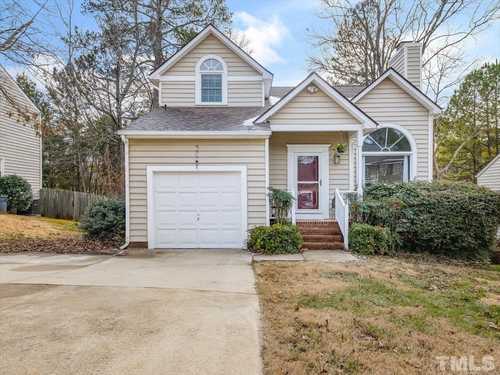 $400,000 - 3Br/3Ba -  for Sale in Oxxford Hunt, Cary
