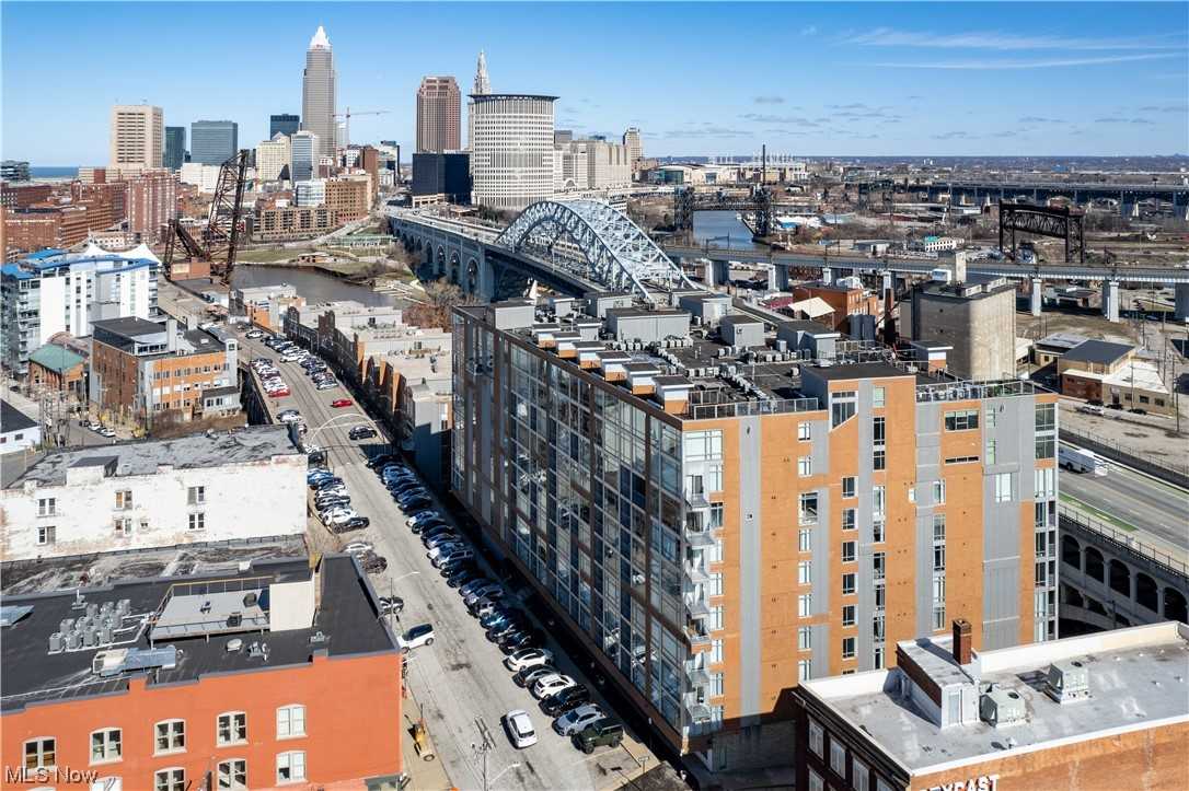 View Cleveland, OH 44113 condo